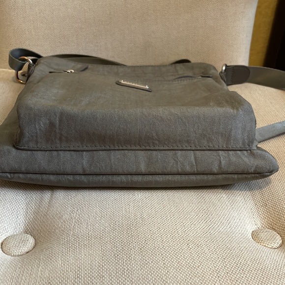 Baggallini Crossbody - Picture 4 of 6